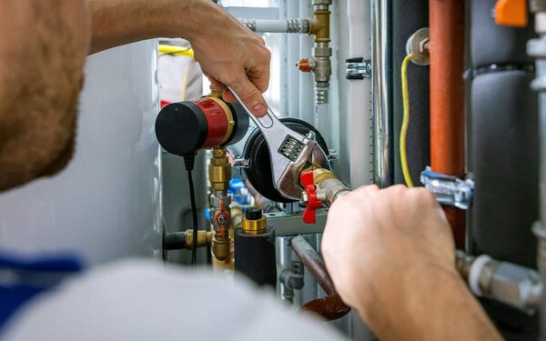 Installateur im Einsatz in Wieden, 1040 Wien